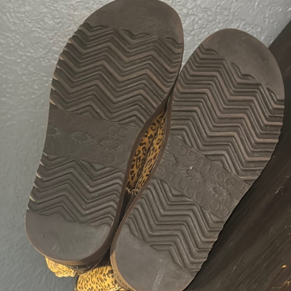 Leopard Print Shearling Boots - Picture 4 of 5